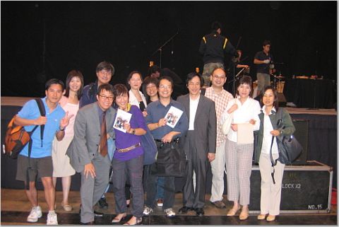 2004.10.08 (Fri) - Cͤ@YThe Seekers in HKַ|